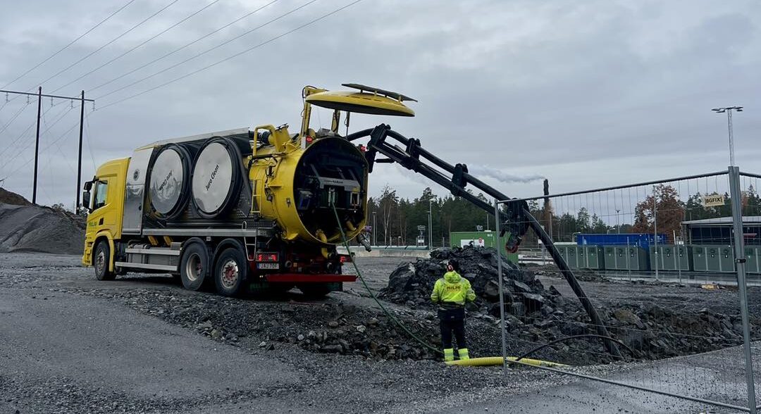 Spolning inför ledningsbesiktning i samarbete med Frentab
